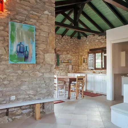 Petradi House Αλυκή